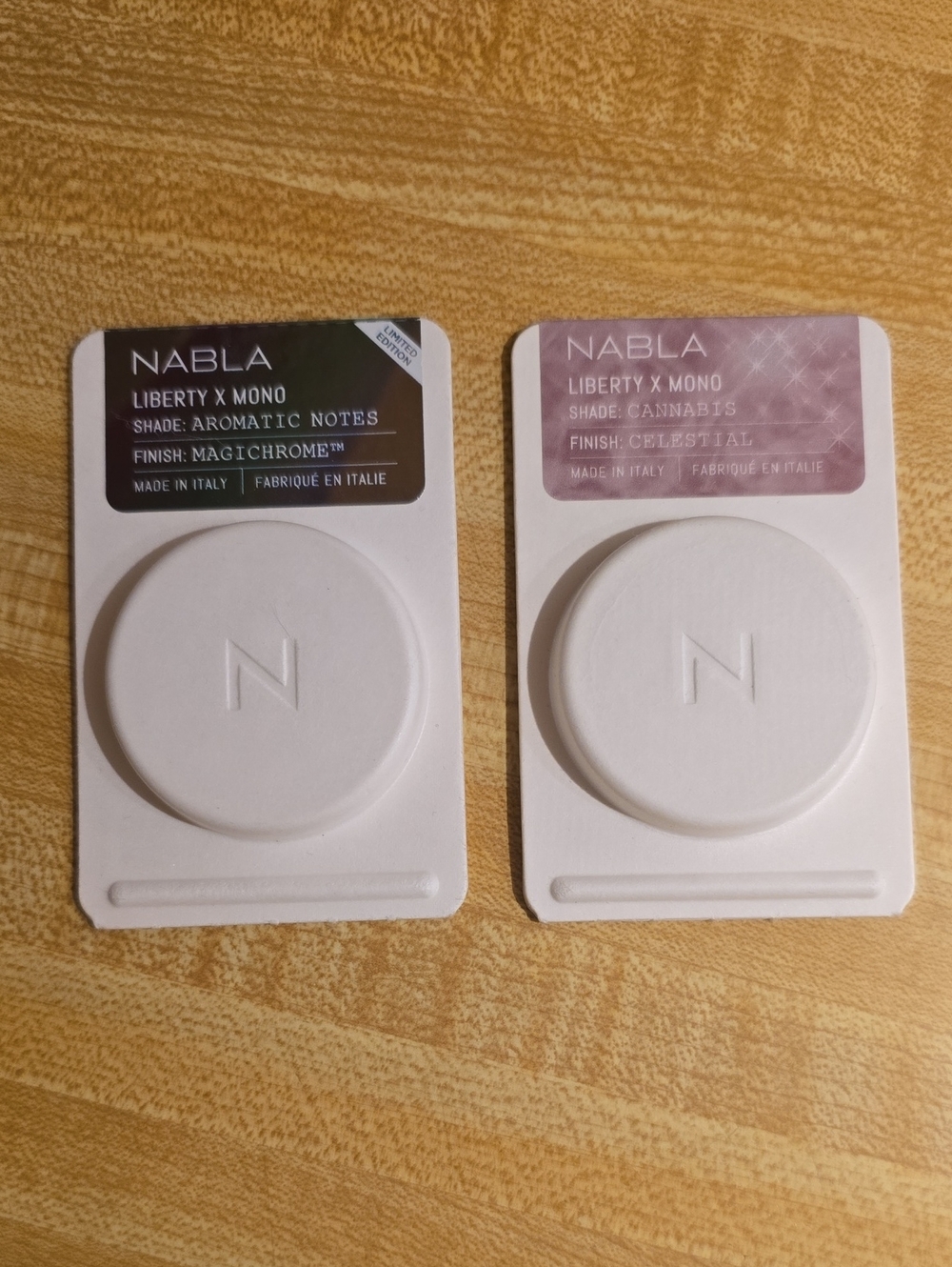 Nabla Single Eyeshadow Pans - Aromatic Notes (black) & Cannabis (pink)
